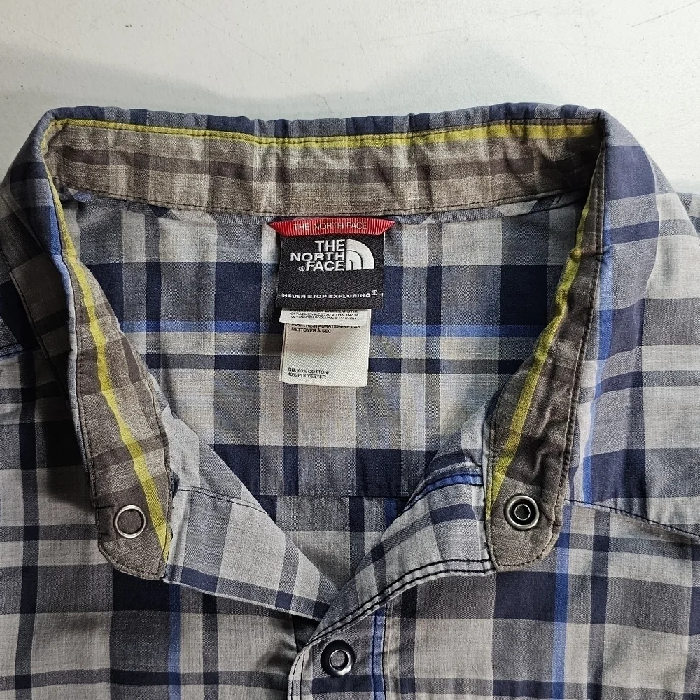 The North Face Men's Gray Blue Plaid Large Short Sleeve Casual Buttondown Shirt